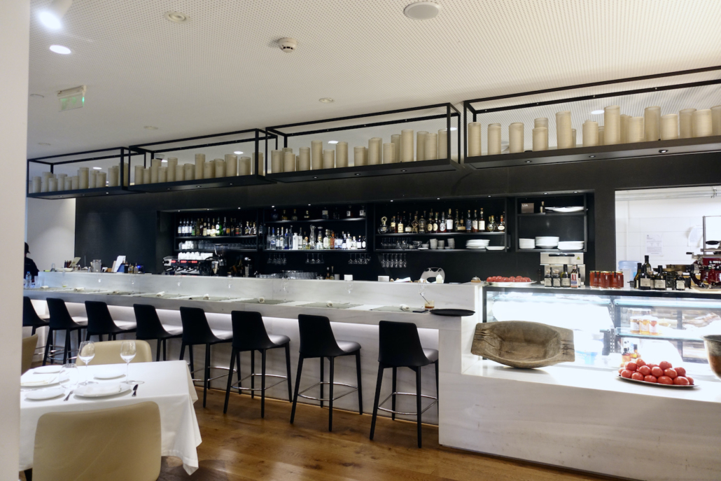 Restaurant Estiatorio Milos Athens at Hotel Xenodocheio Milos Athens/Greece - best hotel & restaurants Athens